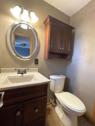 6490 Crane DRIVE, Oak Creek, WI 53154