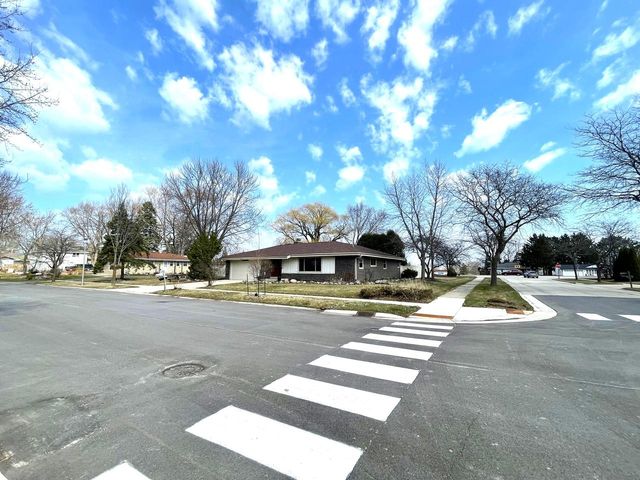 6490 Crane DRIVE, Oak Creek, WI 53154