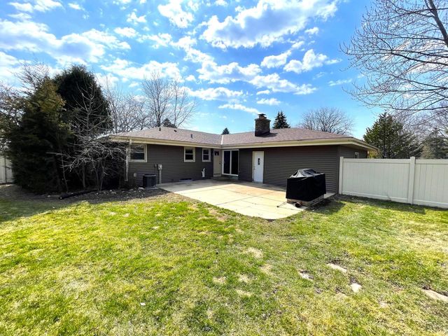 6490 Crane DRIVE, Oak Creek, WI 53154