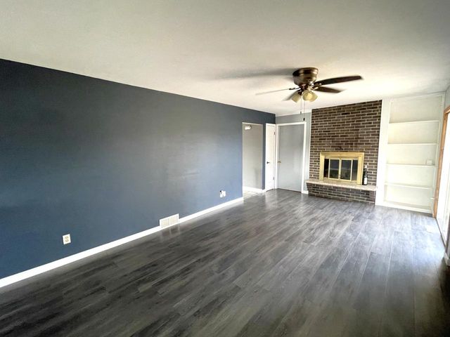 6490 Crane DRIVE, Oak Creek, WI 53154
