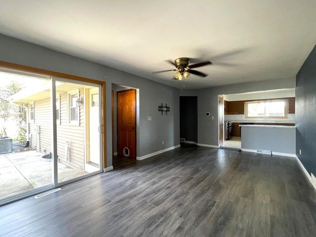 6490 Crane DRIVE, Oak Creek, WI 53154
