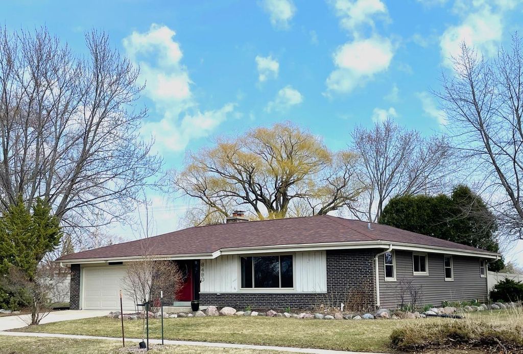 6490 Crane DRIVE, Oak Creek, WI 53154