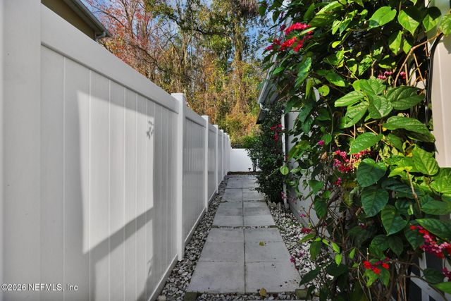 7892 MEADOW WALK Lane, Jacksonville, FL 32256