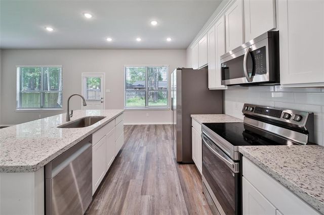 1410 Glenoaks Drive, Conroe, TX 77385