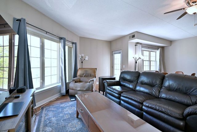 9670 FRANKLIN Avenue 213, Franklin Park, IL 60131