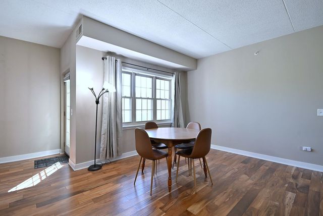 9670 FRANKLIN Avenue 213, Franklin Park, IL 60131
