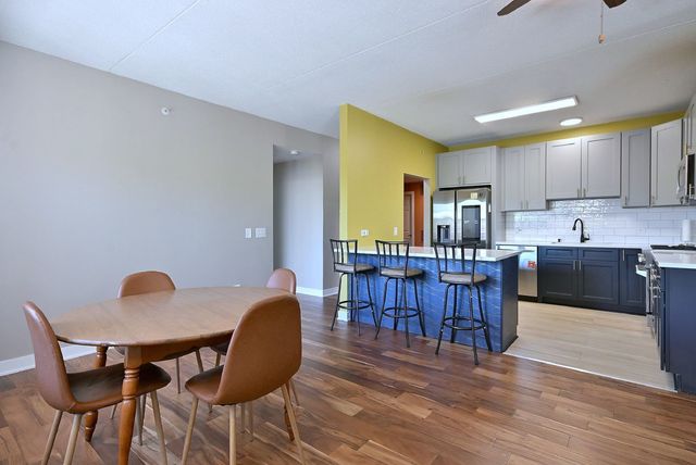 9670 FRANKLIN Avenue 213, Franklin Park, IL 60131
