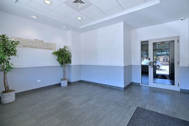 9670 FRANKLIN Avenue 213, Franklin Park, IL 60131