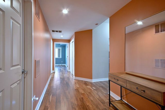9670 FRANKLIN Avenue 213, Franklin Park, IL 60131