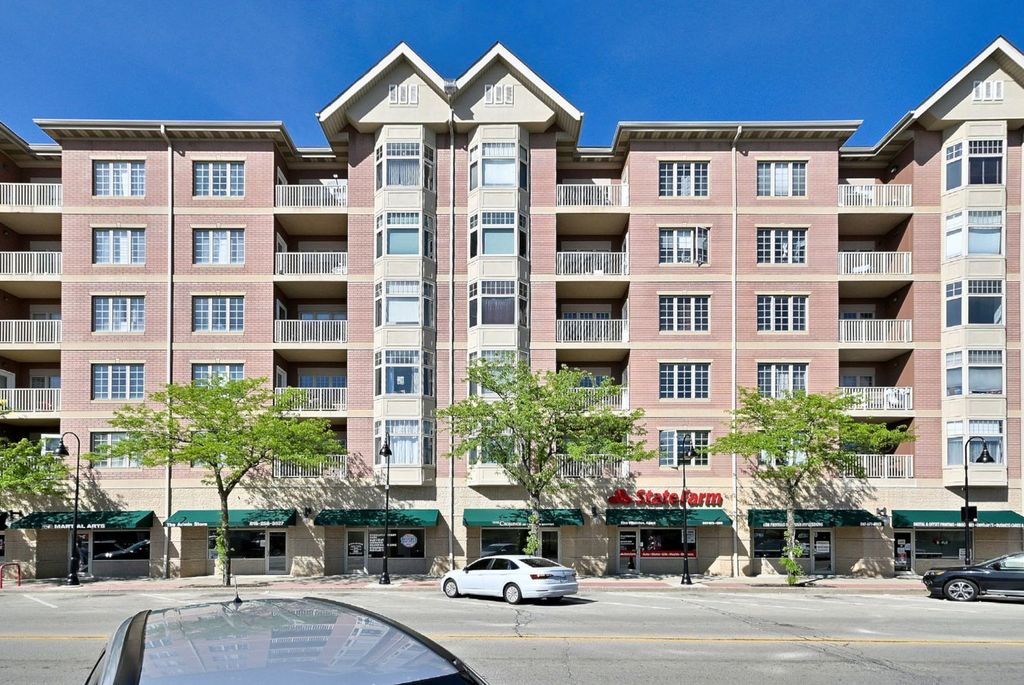 9670 FRANKLIN Avenue 213, Franklin Park, IL 60131