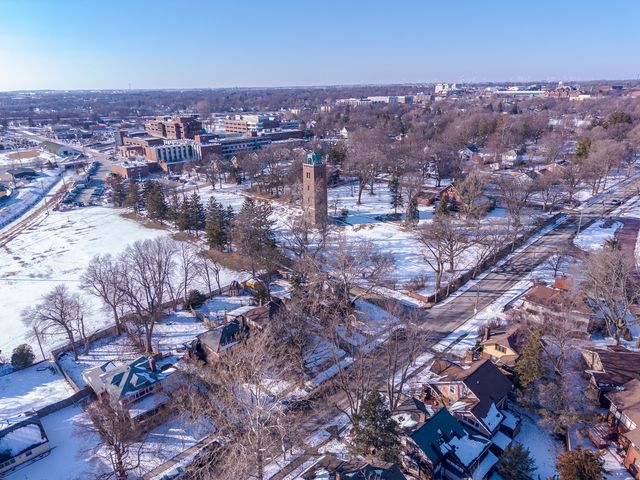 1305 S Fell Avenue, Normal, IL 61761