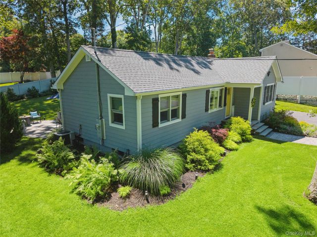 9 Middle Cross, Shoreham, NY 11786