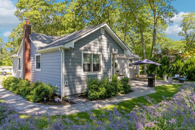 9 Middle Cross, Shoreham, NY 11786