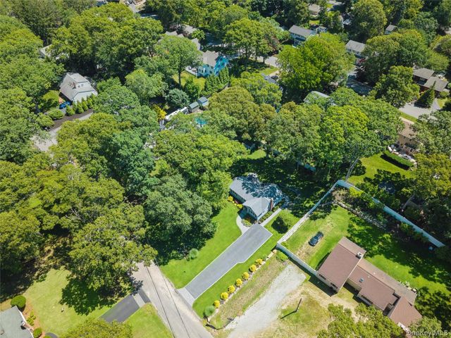 9 Middle Cross, Shoreham, NY 11786