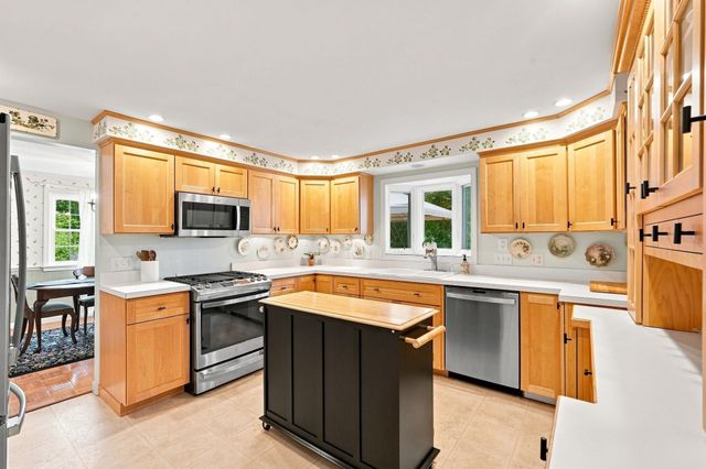 71 Mt Holyoke Drive, Amherst, MA 01002