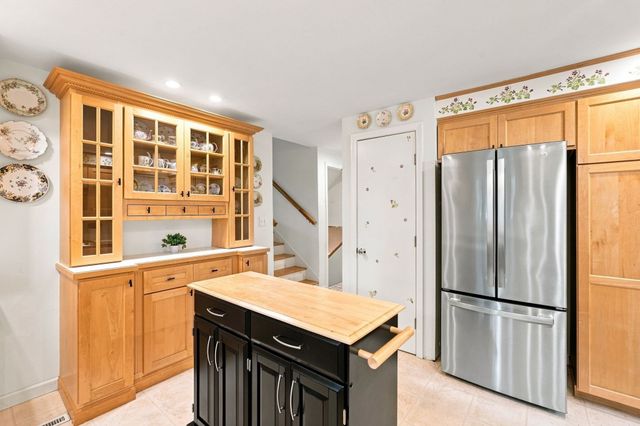 71 Mt Holyoke Drive, Amherst, MA 01002