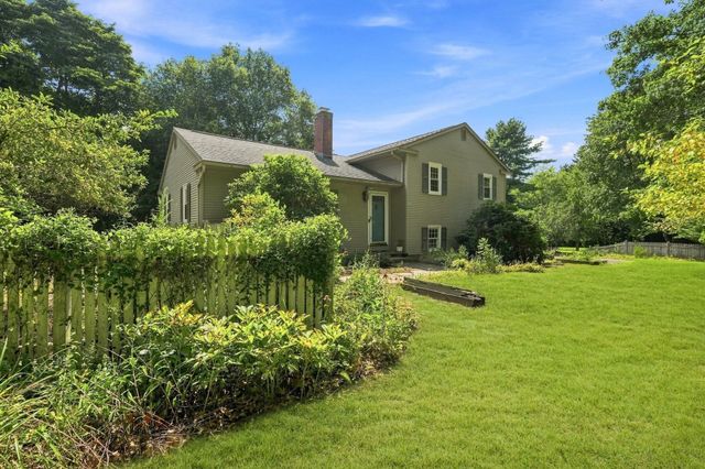 71 Mt Holyoke Drive, Amherst, MA 01002