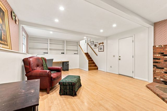 71 Mt Holyoke Drive, Amherst, MA 01002