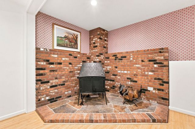 71 Mt Holyoke Drive, Amherst, MA 01002