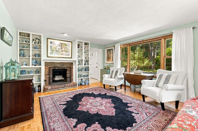 71 Mt Holyoke Drive, Amherst, MA 01002
