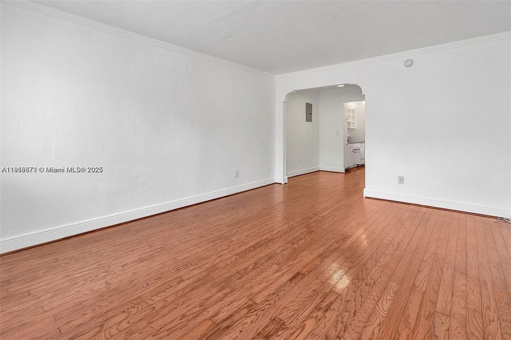 717 Espanola Way 211, Miami Beach, FL 33139