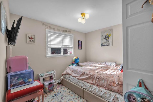 35831 Somerset Street, Westland, MI 48186