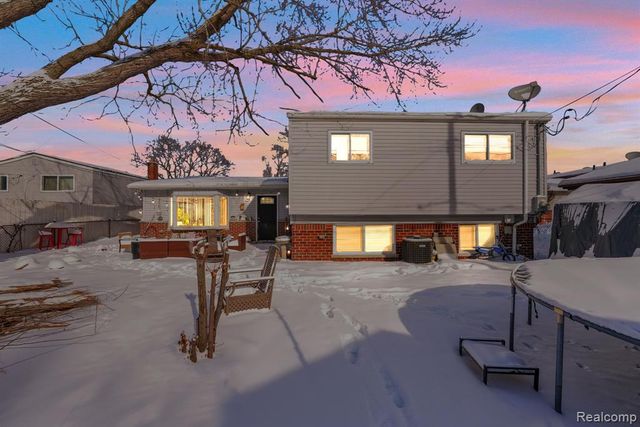 35831 Somerset Street, Westland, MI 48186