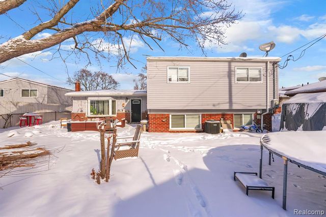 35831 Somerset Street, Westland, MI 48186