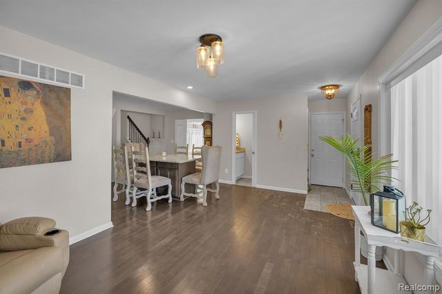 35831 Somerset Street, Westland, MI 48186