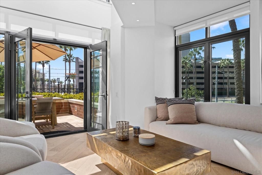 Image 5 of property listing at 500 W Harbor Drive 136, San Diego, CA 92101