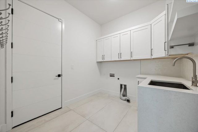 4126 Highview St, Richland, WA 99352