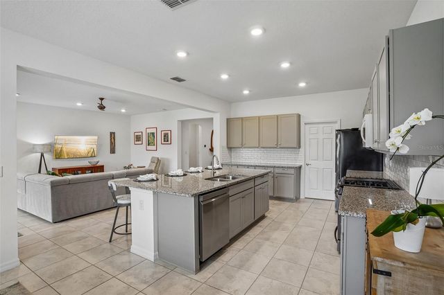 7768 SW 64TH STREET ROAD, Ocala, FL 34474