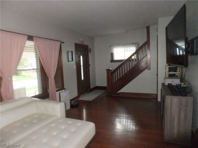 5906 Velma Avenue, Parma, OH 44129