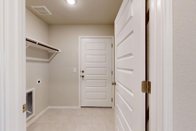 9221 Furman DR, Austin, TX 78747