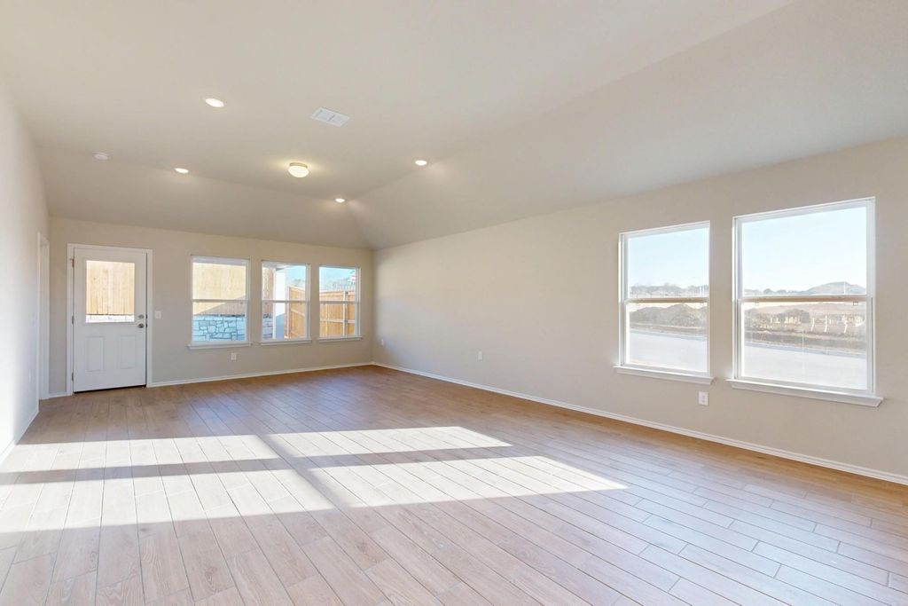 9221 Furman DR, Austin, TX 78747