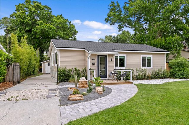 735 40TH AVENUE N, St Petersburg, FL 33703