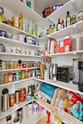 735 40TH AVENUE N, St Petersburg, FL 33703