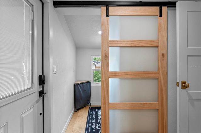 735 40TH AVENUE N, St Petersburg, FL 33703