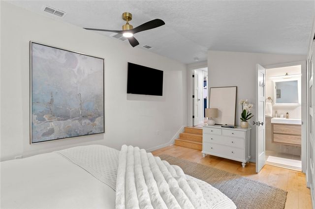 735 40TH AVENUE N, St Petersburg, FL 33703