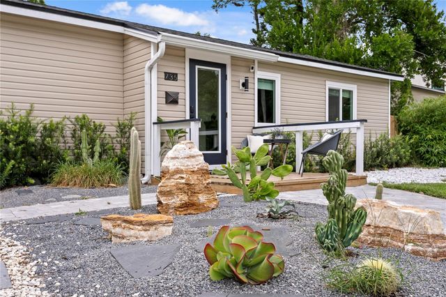 735 40TH AVENUE N, St Petersburg, FL 33703