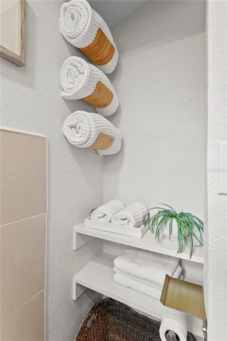 735 40TH AVENUE N, St Petersburg, FL 33703