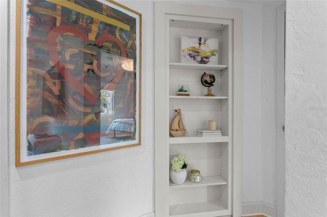 735 40TH AVENUE N, St Petersburg, FL 33703