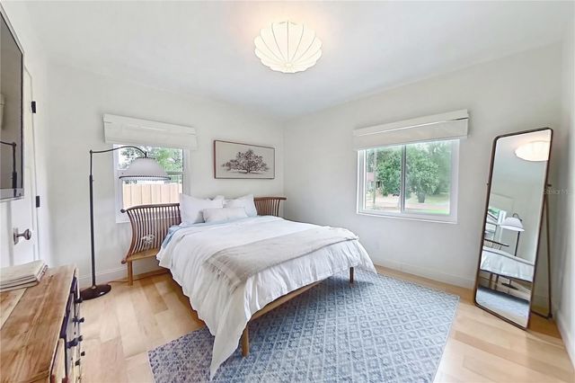 735 40TH AVENUE N, St Petersburg, FL 33703