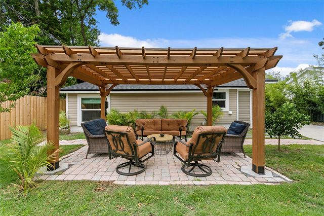 735 40TH AVENUE N, St Petersburg, FL 33703