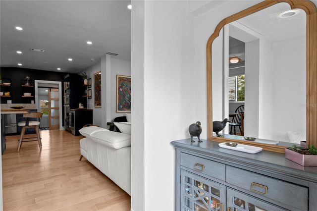 735 40TH AVENUE N, St Petersburg, FL 33703