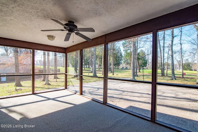 697 Saint Andrews Rd, Brandenburg, KY 40108