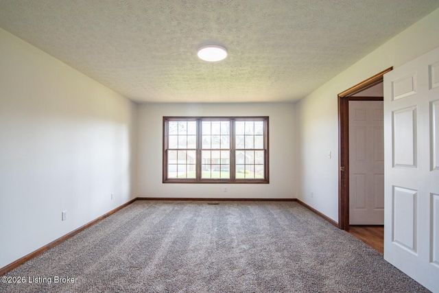 697 Saint Andrews Rd, Brandenburg, KY 40108