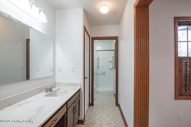 697 Saint Andrews Rd, Brandenburg, KY 40108