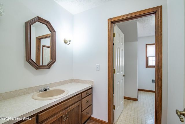 697 Saint Andrews Rd, Brandenburg, KY 40108