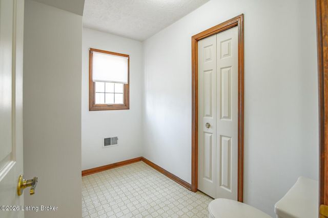 697 Saint Andrews Rd, Brandenburg, KY 40108